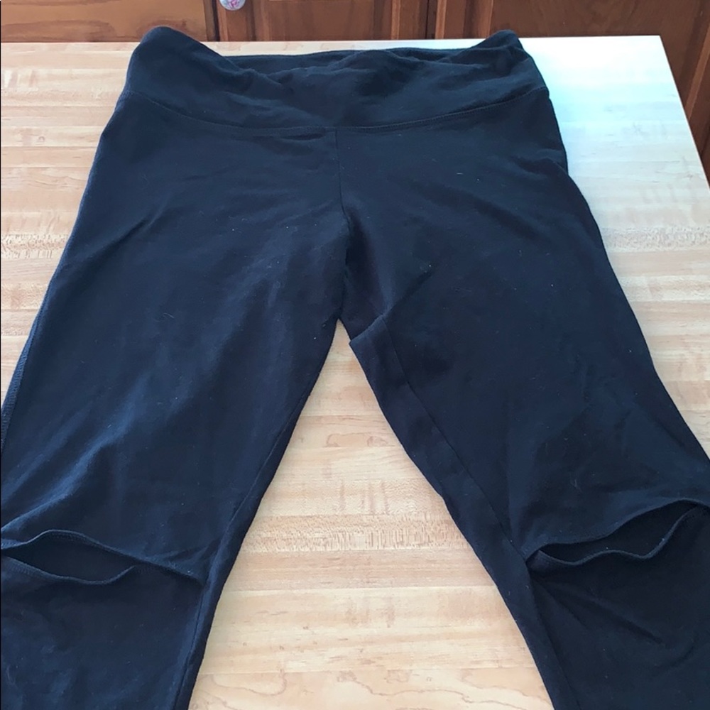 Victoria Sport Leggings w/ openings at knees